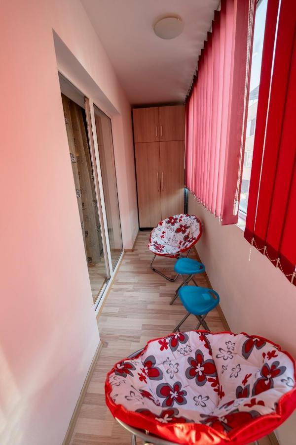 Quiet 3-Room Apt - 2 Parking Spaces - 5 Min Bus Floreşti Dış mekan fotoğraf